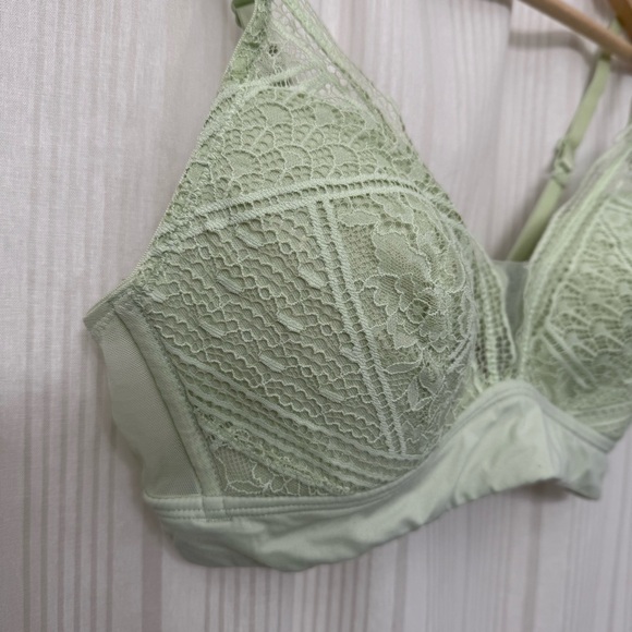 EUC 🔥 Auden Lightly Lined Bralette lacy light mint green size Medium - Picture 4 of 9
